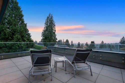 990 Jefferson Avenue, West Vancouver, BC 