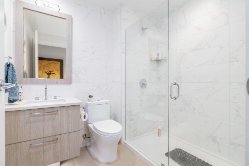 201-707 3Rd Street E, North Vancouver, BC 