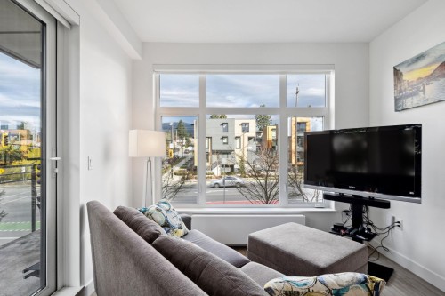 201-707 3Rd Street E, North Vancouver, BC 