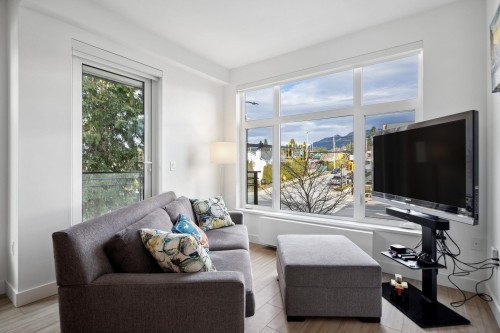 201-707 3Rd Street E, North Vancouver, BC 