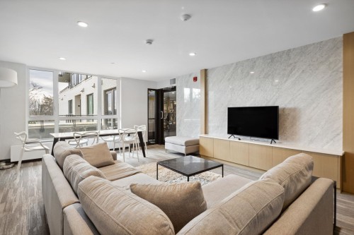 201-707 3Rd Street E, North Vancouver, BC 