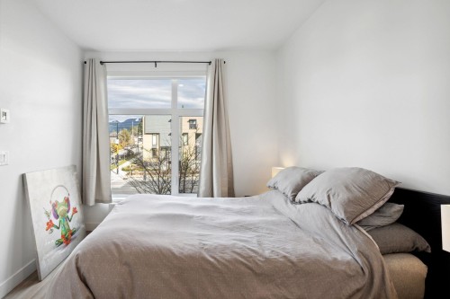 201-707 3Rd Street E, North Vancouver, BC 