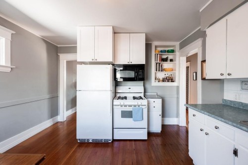 2867 Georgia Street E, Vancouver, BC 