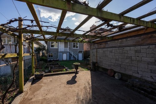 2867 Georgia Street E, Vancouver, BC 