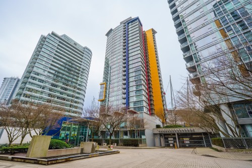 1209-111 Georgia Street W Vancouver, BC V6B 1T8