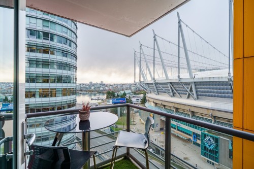 1209-111 Georgia Street W, Vancouver, BC 