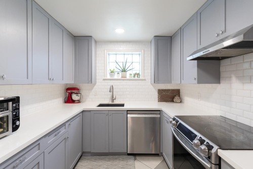 1-451 Pender Street E, Vancouver, BC 