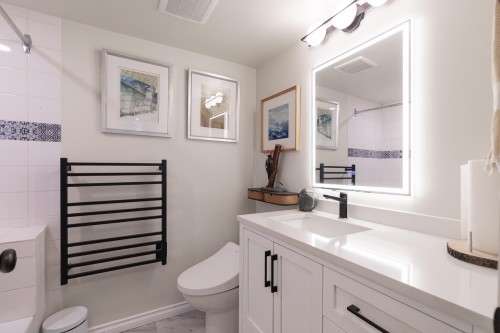 1-451 Pender Street E, Vancouver, BC 