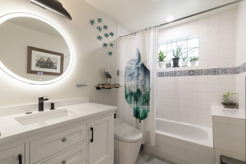 1-451 Pender Street E, Vancouver, BC 