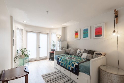 1-451 Pender Street E, Vancouver, BC 