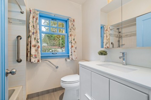 5584 Maple Street, Vancouver, BC 