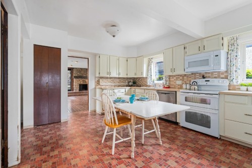 5584 Maple Street, Vancouver, BC 