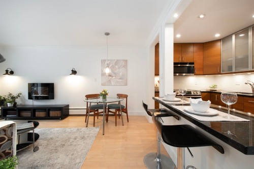 101-236 2Nd Street W, North Vancouver, BC 