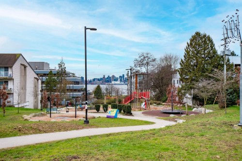 101-236 2Nd Street W, North Vancouver, BC 