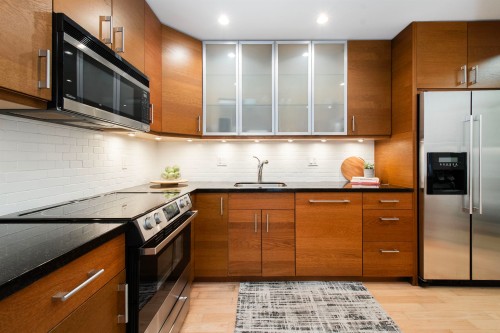 101-236 2Nd Street W, North Vancouver, BC 