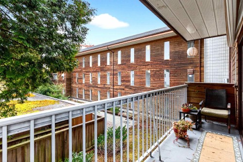 208-11957 223 Street, Maple Ridge, BC 