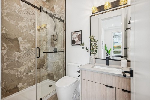 2-6362 Curtis Street, Burnaby, BC 