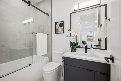 2-6362 Curtis Street, Burnaby, BC 