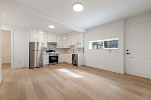 2-6362 Curtis Street, Burnaby, BC 