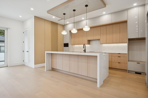 2-6362 Curtis Street, Burnaby, BC 