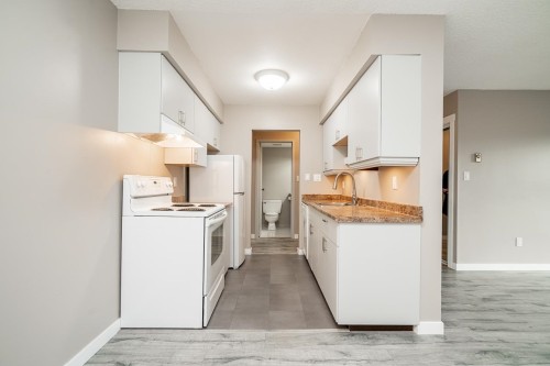 319-9847 Manchester Drive, Burnaby, BC 