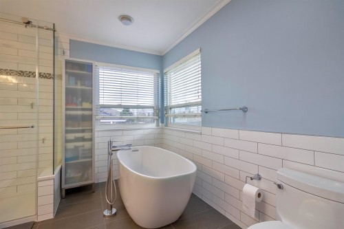 7470 Almond Place, Burnaby, BC 