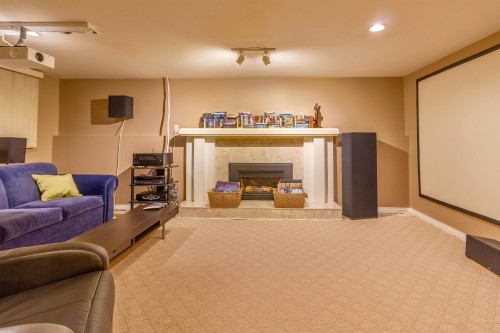 7470 Almond Place, Burnaby, BC 