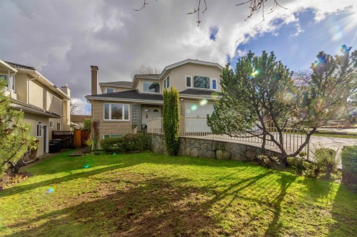 7470 Almond Place, Burnaby, BC 