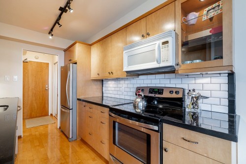 1404-4160 Sardis Street, Burnaby, BC 