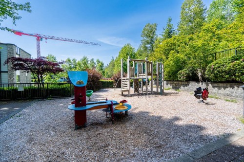 404-7478 Byrnepark Walk, Burnaby, BC 