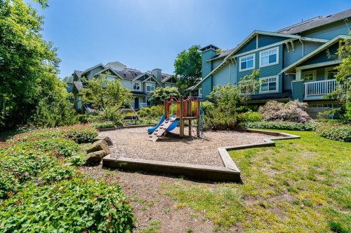 404-7478 Byrnepark Walk, Burnaby, BC 