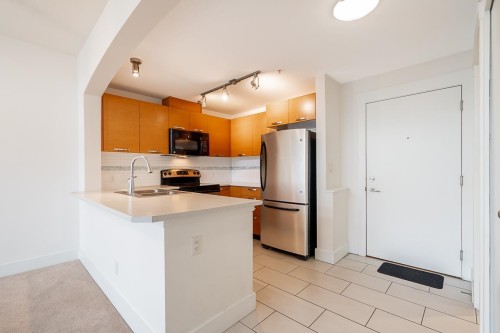 404-7478 Byrnepark Walk, Burnaby, BC 