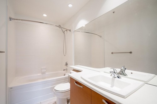 404-7478 Byrnepark Walk, Burnaby, BC 