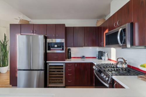 1401-120 16Th Street W, North Vancouver, BC 