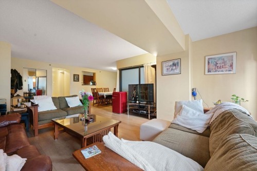 404-238 Alvin Narod Mews, Vancouver, BC 