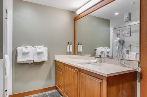 206 G3-4653 Blackcomb Way, Whistler, BC 