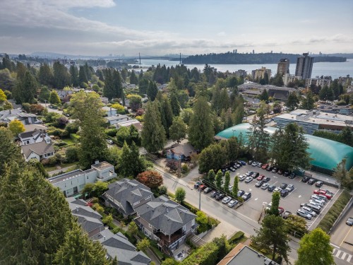 2133 Gordon Avenue, West Vancouver, BC 