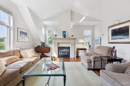 2133 Gordon Avenue, West Vancouver, BC 