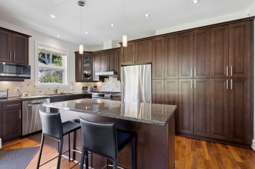 2133 Gordon Avenue, West Vancouver, BC 