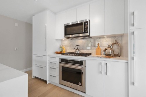 2512 Fraser Street, Vancouver, BC 