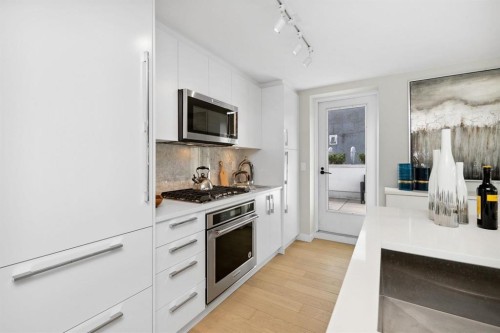 2512 Fraser Street, Vancouver, BC 