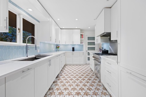 4411 Stone Crescent, West Vancouver, BC 