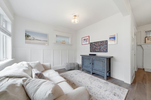 1944 Charles Street, Vancouver, BC 