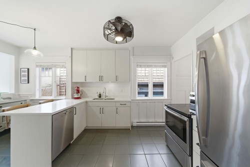 1944 Charles Street, Vancouver, BC 