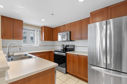 903-235 Guildford Way, Port Moody, BC 