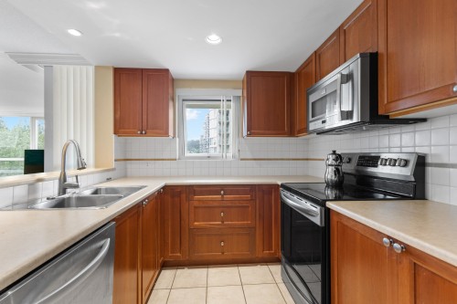 903-235 Guildford Way, Port Moody, BC 