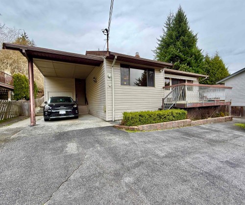 5808 Anchor Road  Sechelt, BC V7Z 0N3