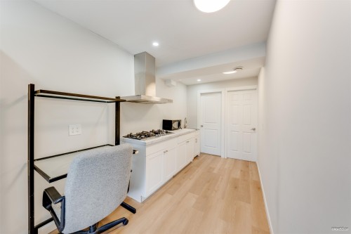 5571 Claude Avenue, Burnaby, BC 