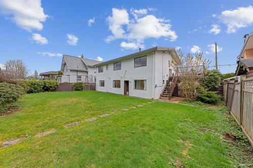 5571 Claude Avenue, Burnaby, BC 