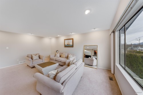 5571 Claude Avenue, Burnaby, BC 